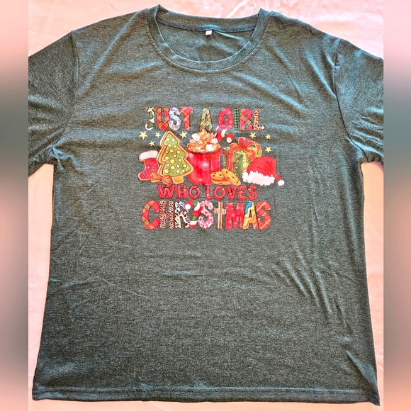 "Just a Girl Who Loves Christmas" Green Tee, 2XL, NWT - Picture 2 of 9